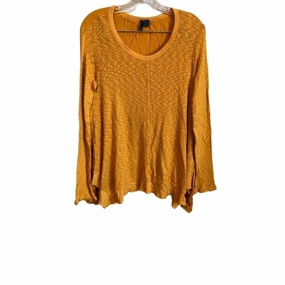 Left of Center Butter Yellow Asymmetrical Long Sleeve Top - Picture 4 of 10